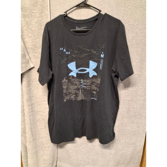 Under Armour Other - Under Armour Mens HeatGear Logo Topographic Mountain GraphicT-Shirt XXL Black B2